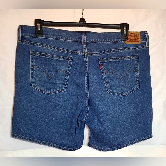 Levi's Women's Size 33 Blue Denim Jean Shorts Red Tab - Picture 2 of 4